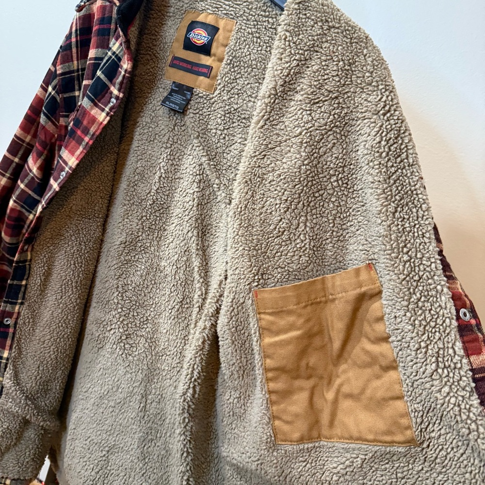 Dickies Red and Black Plaid Sherpa-Lined Jacket - Picture 4 of 7